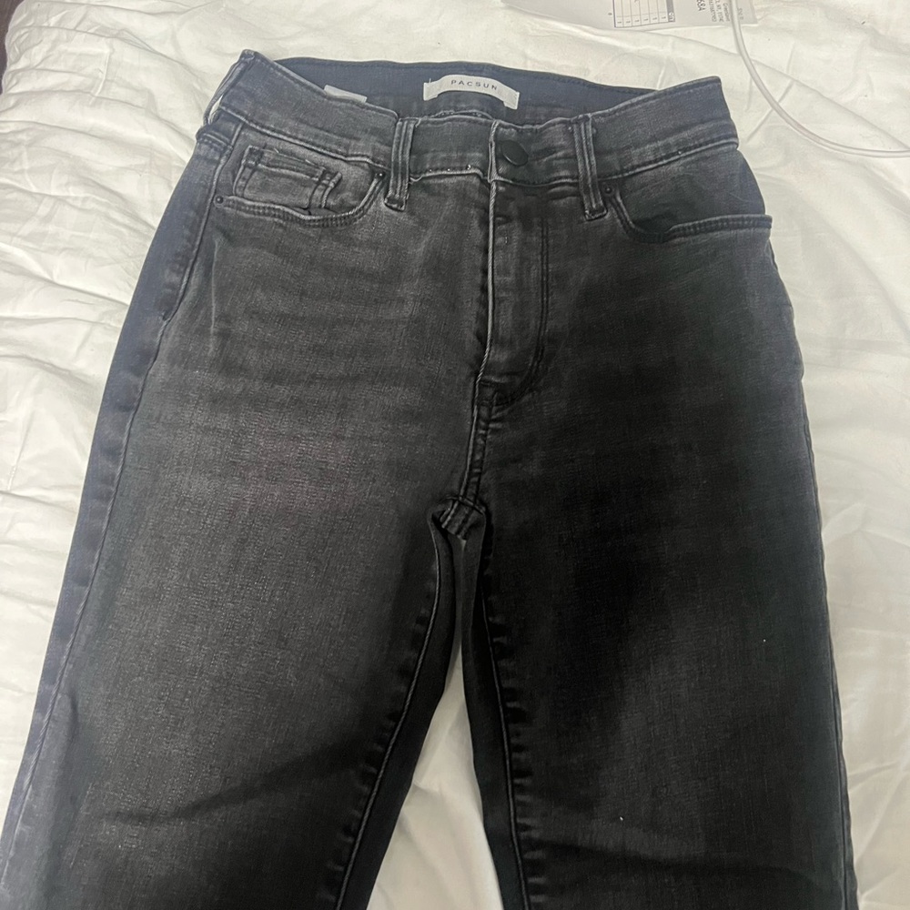 8 Pairs of fairly new/unworn jeans!